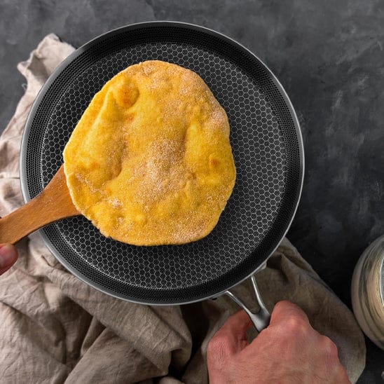 OMELETTE SUR POELE A CREPE
