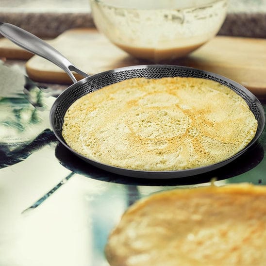 POELE A CREPE AVEC CREPE