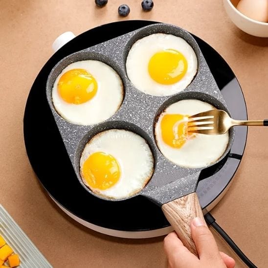 POELE CUISSON OEUFS SUR LE PLAT SUR  INDUCTION